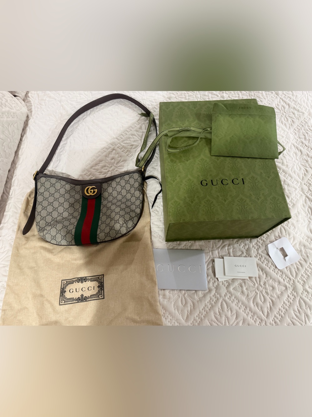Gucci Beige GG Supreme Shoulder Bag with Red & Green Stripe - Picture 11 of 11